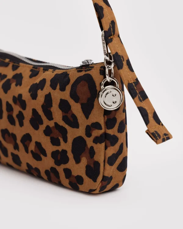 Nylon Pochette - Leopard - Material: heavyweight-nylon