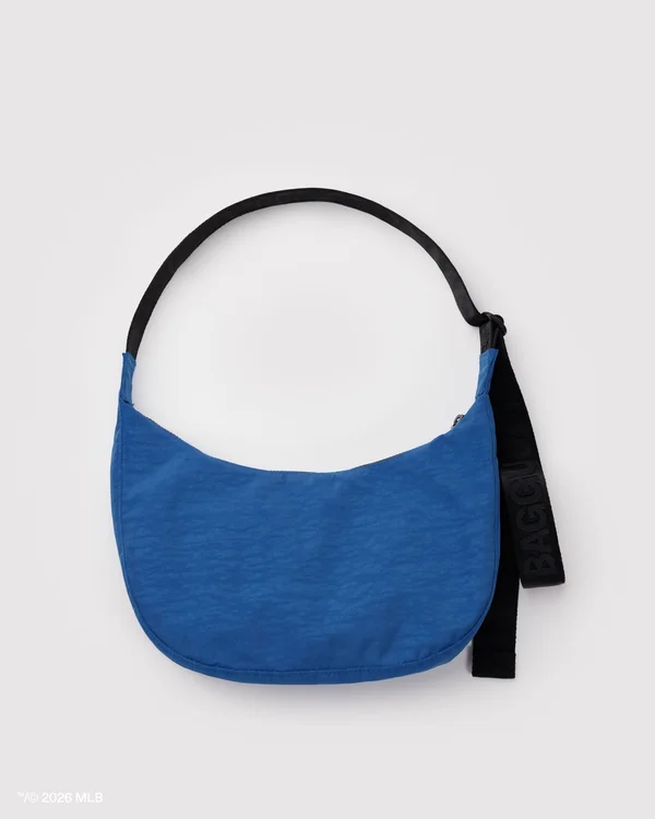 Medium Nylon Crescent Bag - Chicago Cubs™ - Material: heavyweight-nylon