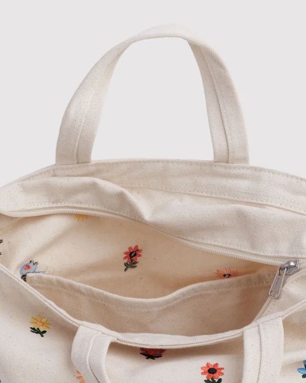 Horizontal Zip Duck Bag - Embroidered Ditsy Floral - Material: canvas